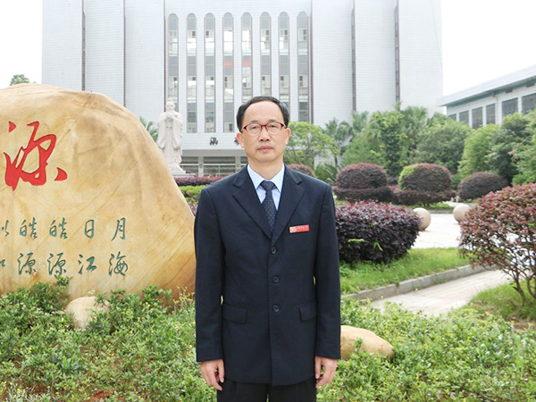 教务处副主任：谢才军