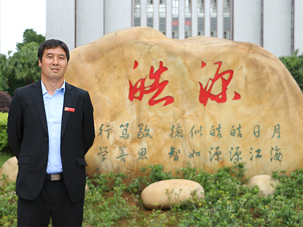 保卫处主任：杨文兵