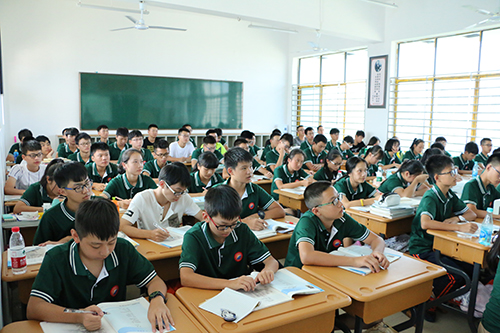 以最浓的激情，走进开学新课堂
